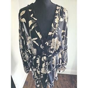 Lane Bryant SIZE 18/20 black V-neck floral peplum pullover tunic blouse